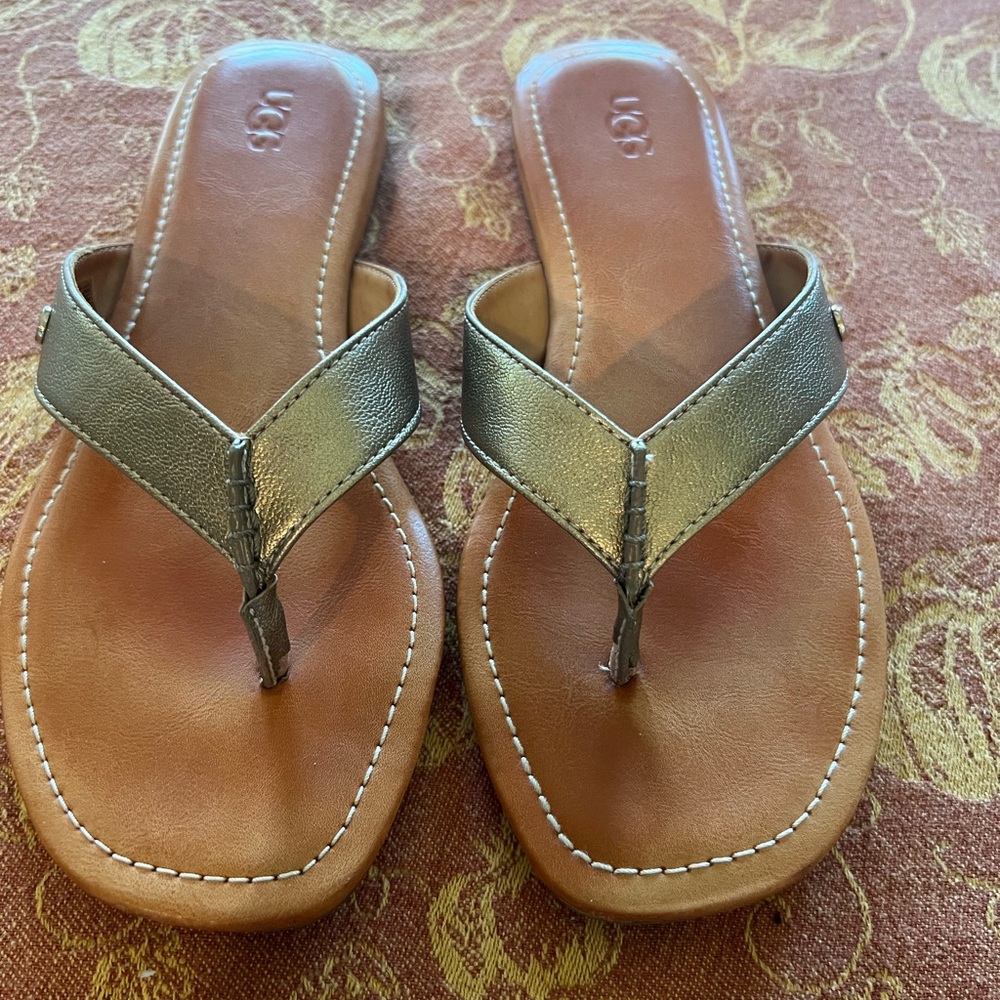 UGG Women's  Bronze Leather Thong Sandals 8.5, 9